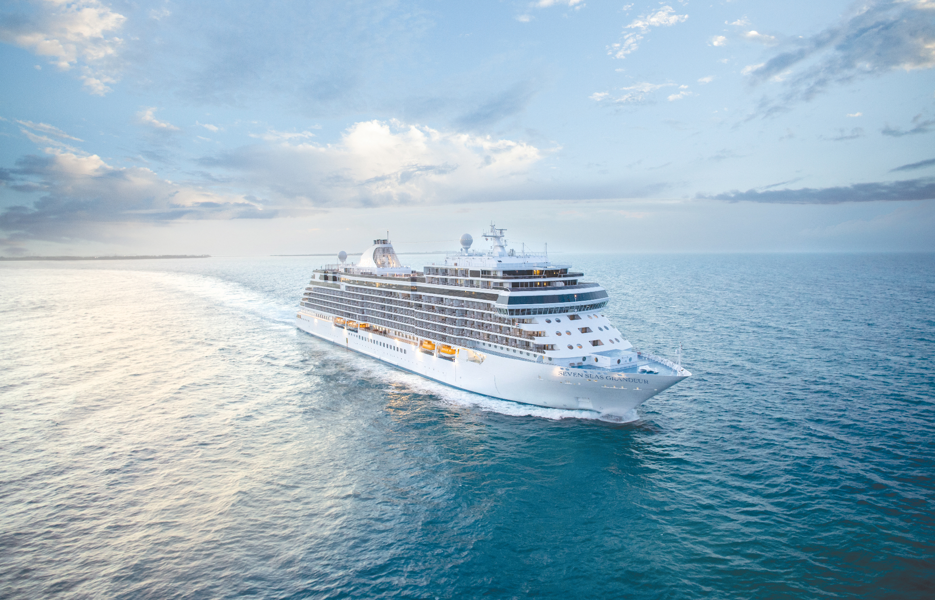 Seven Seas Grandeur sailing near Miami